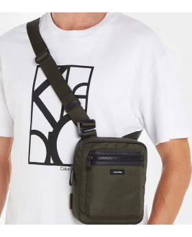 Calvin Klein saszetka K50K511639 MRZ khaki OS Kolor khaki Rozmiar4 OS